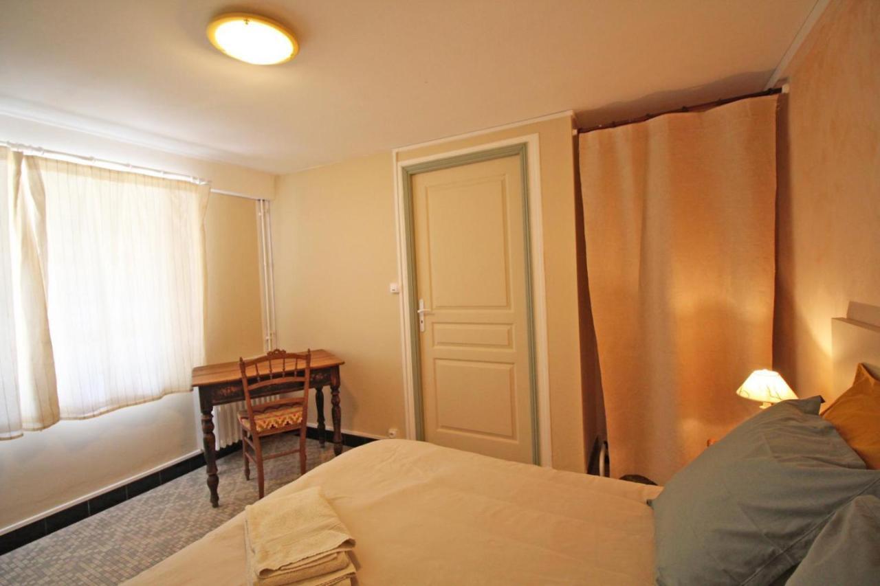 Bed and Breakfast Les Vieux Fourneaux Nantiat Esterno foto