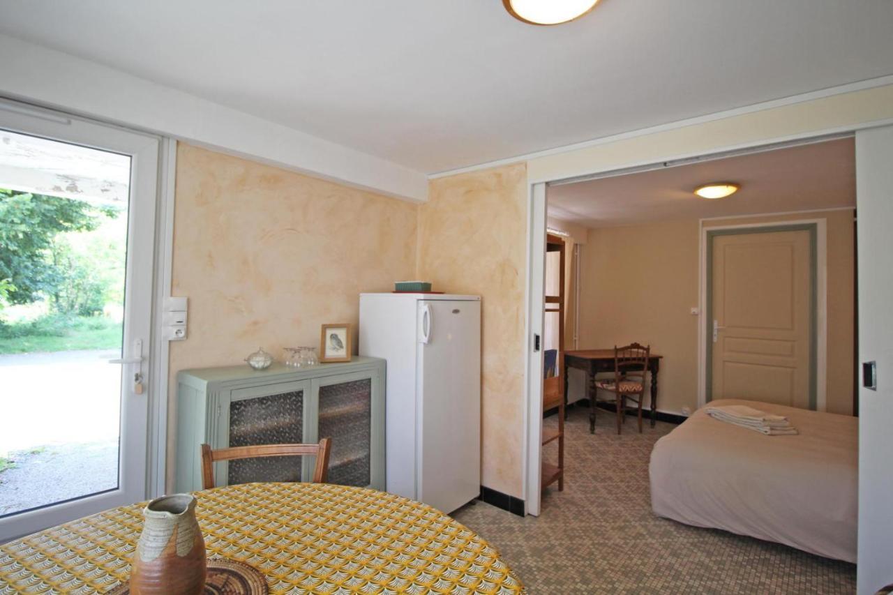 Bed and Breakfast Les Vieux Fourneaux Nantiat Esterno foto